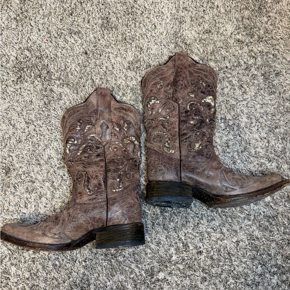 Corral boots